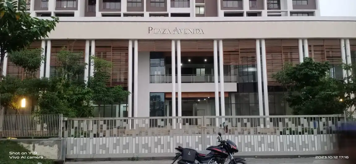 Tata Avenida Plaza